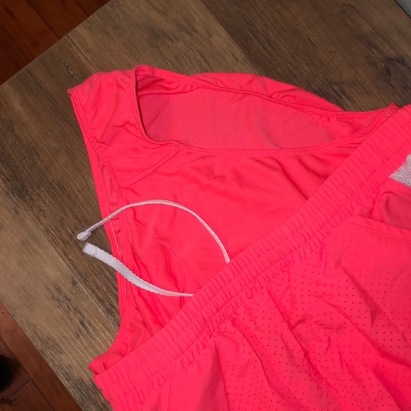 Under Armour Running Shorts - Picture 4 of 4